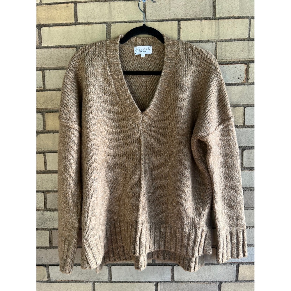 Feel The Piece Terre Jacobs Soft Tan V-Neck Chunky Knit Sweater Size O/S